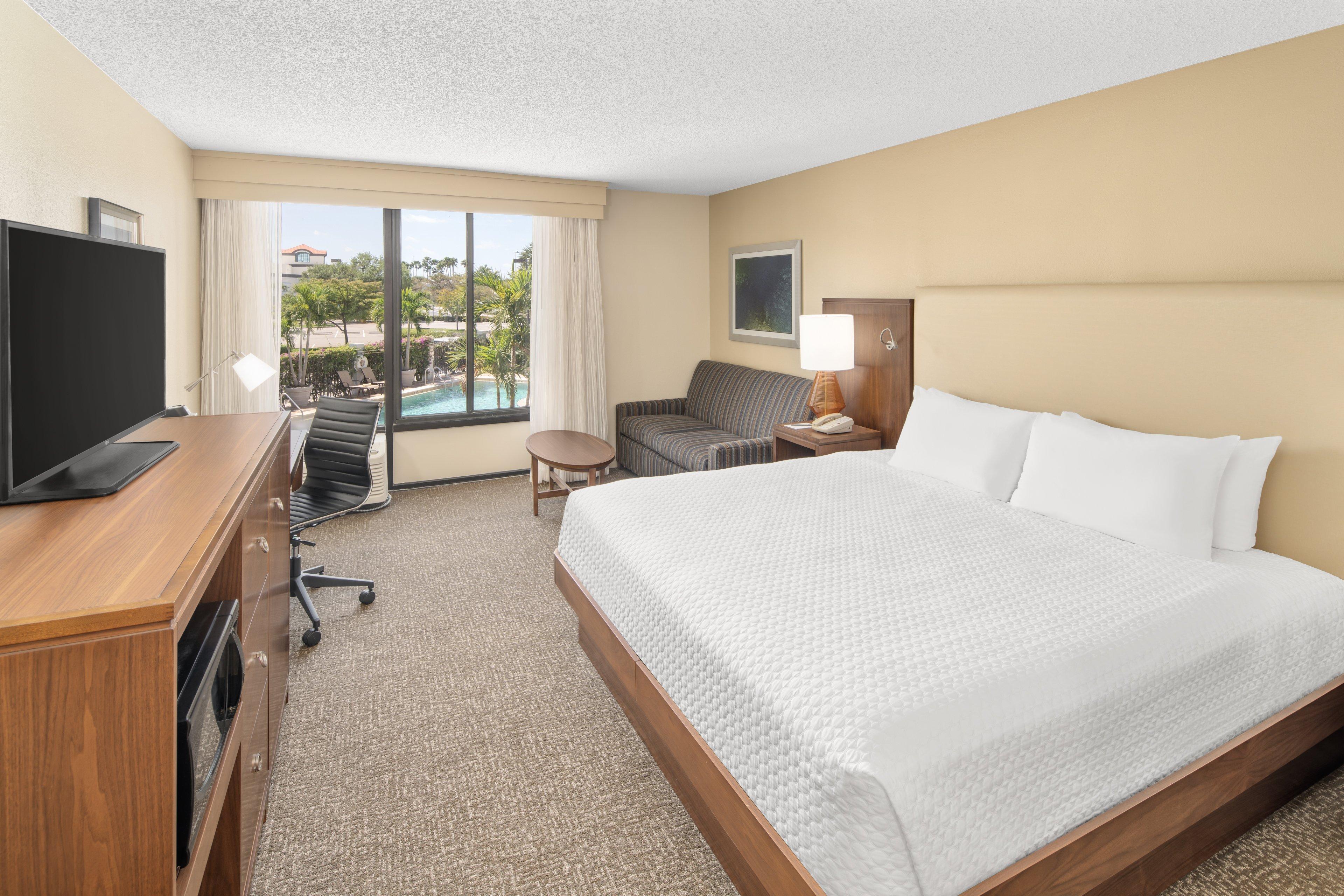 Doubletree By Hilton Fort Myers At Bell Tower Shops Extérieur photo