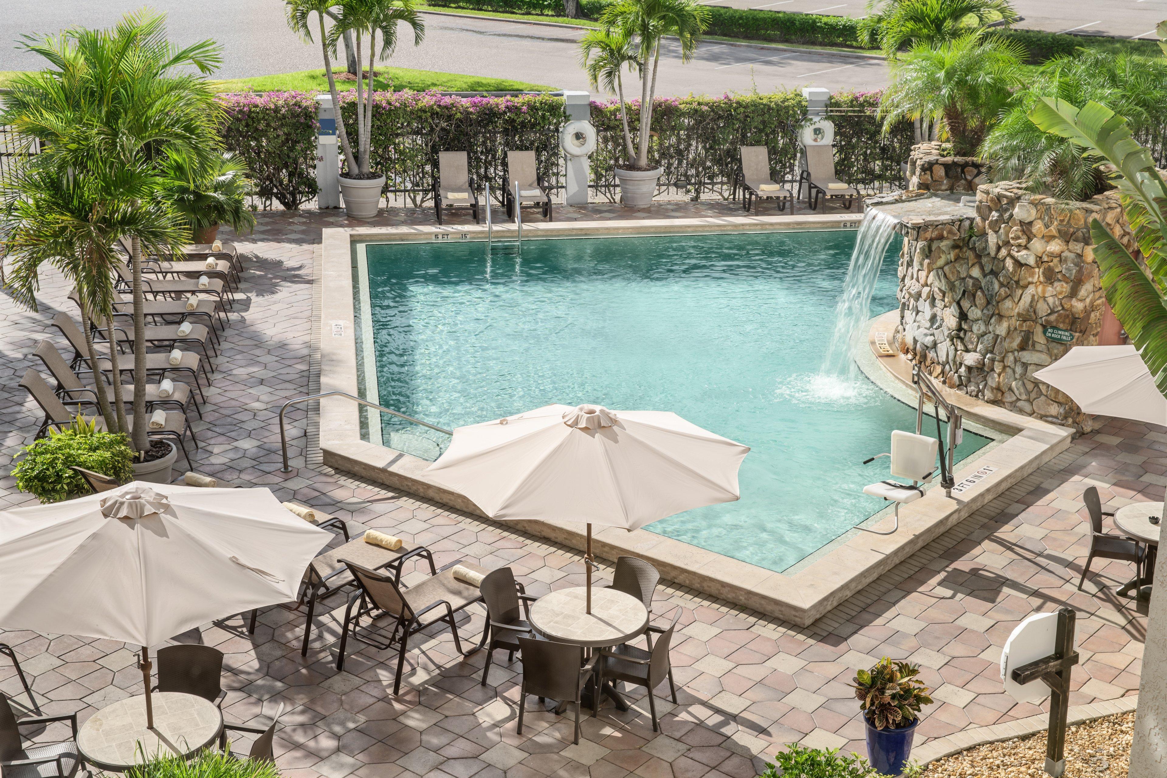 Doubletree By Hilton Fort Myers At Bell Tower Shops Extérieur photo