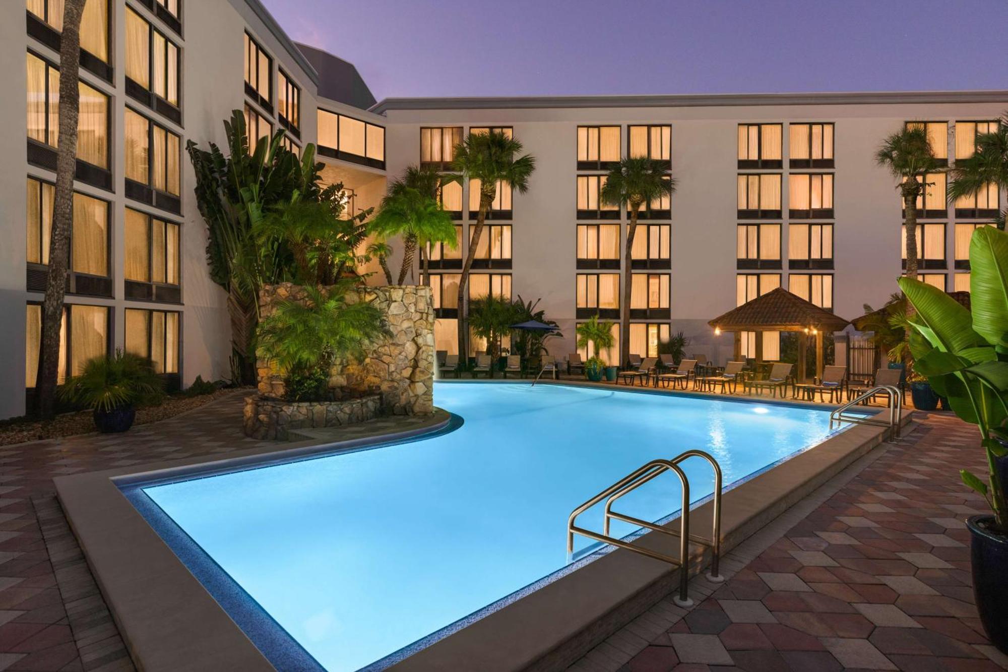 Doubletree By Hilton Fort Myers At Bell Tower Shops Extérieur photo