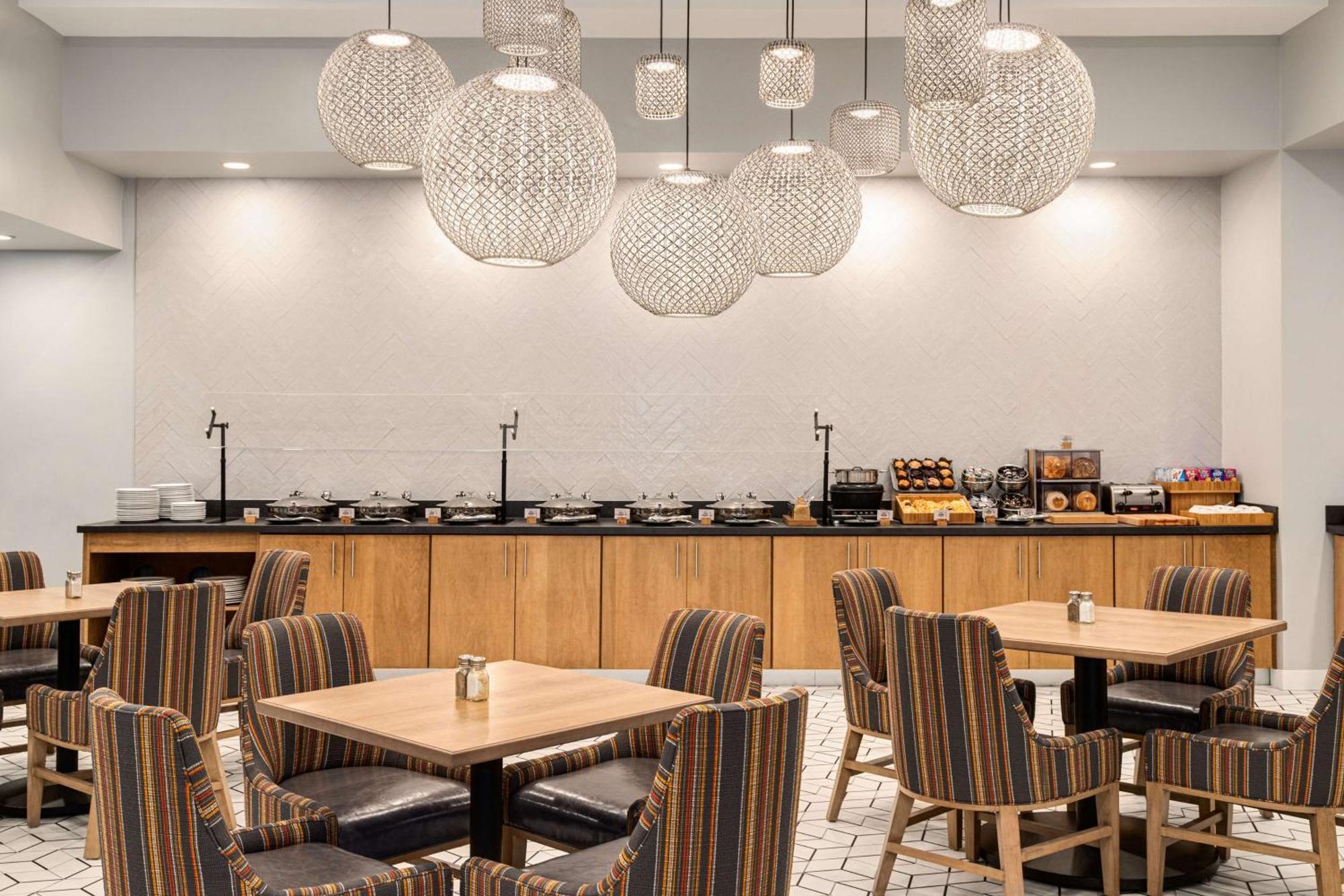 Doubletree By Hilton Fort Myers At Bell Tower Shops Extérieur photo