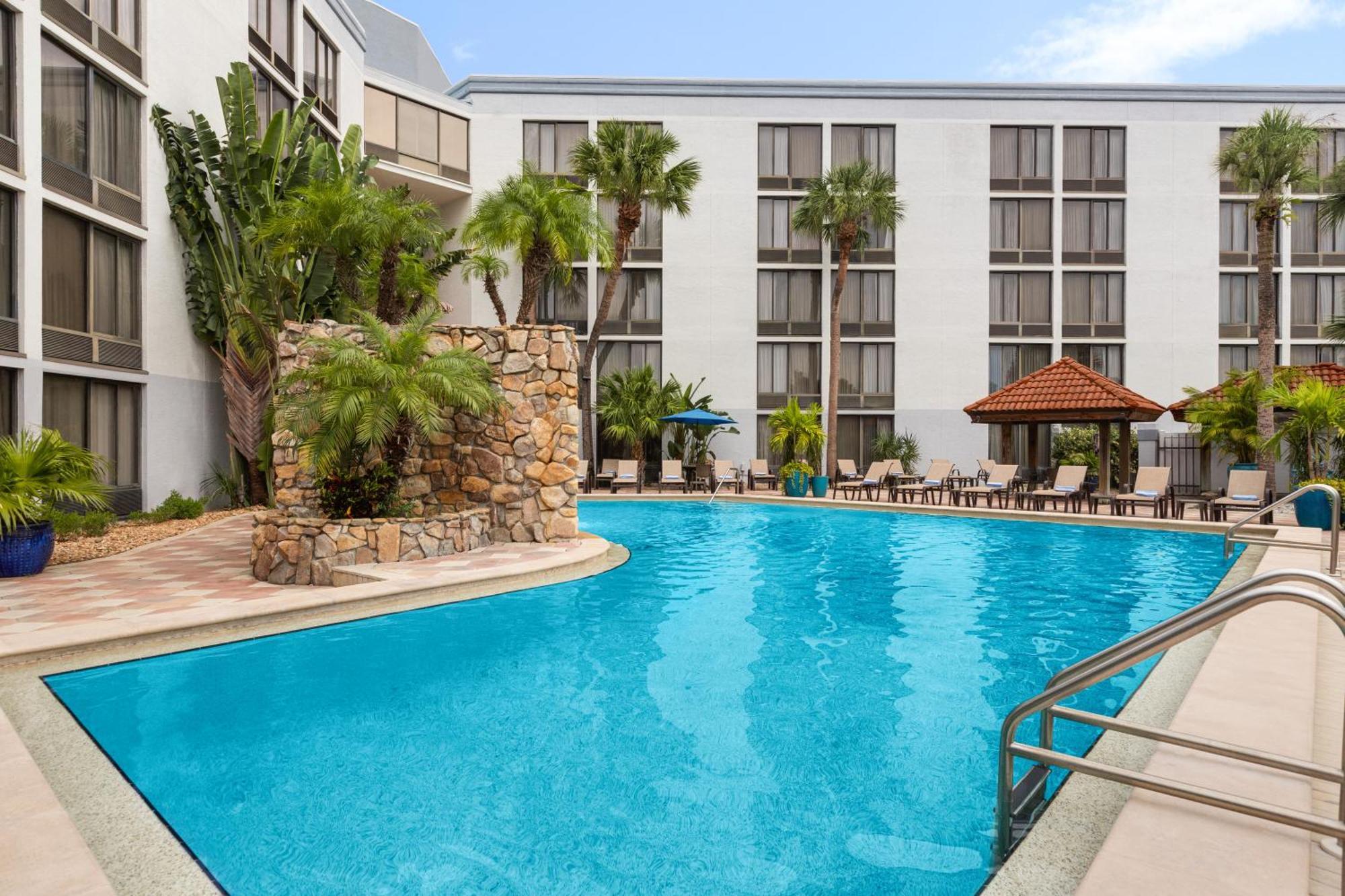 Doubletree By Hilton Fort Myers At Bell Tower Shops Extérieur photo
