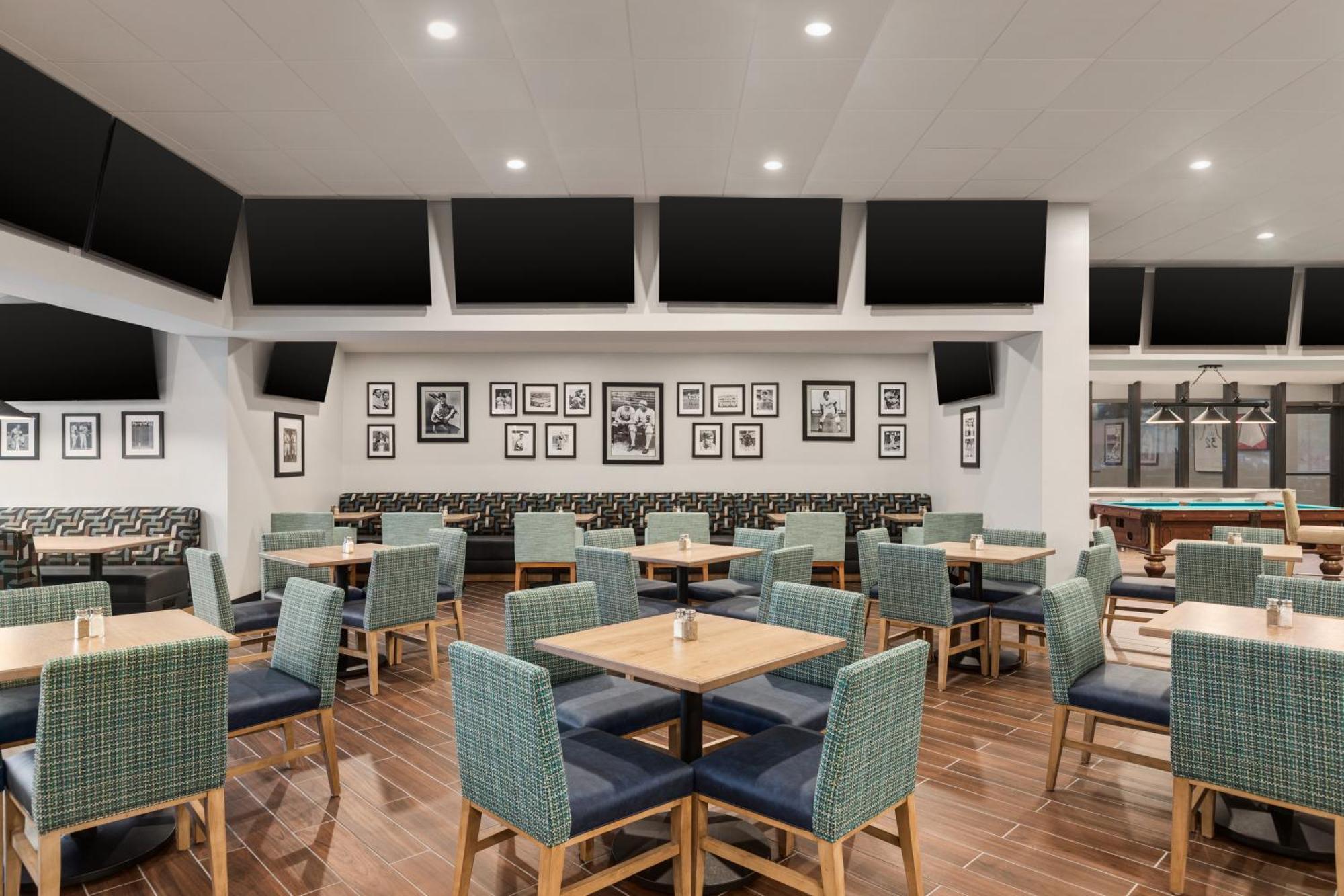 Doubletree By Hilton Fort Myers At Bell Tower Shops Extérieur photo