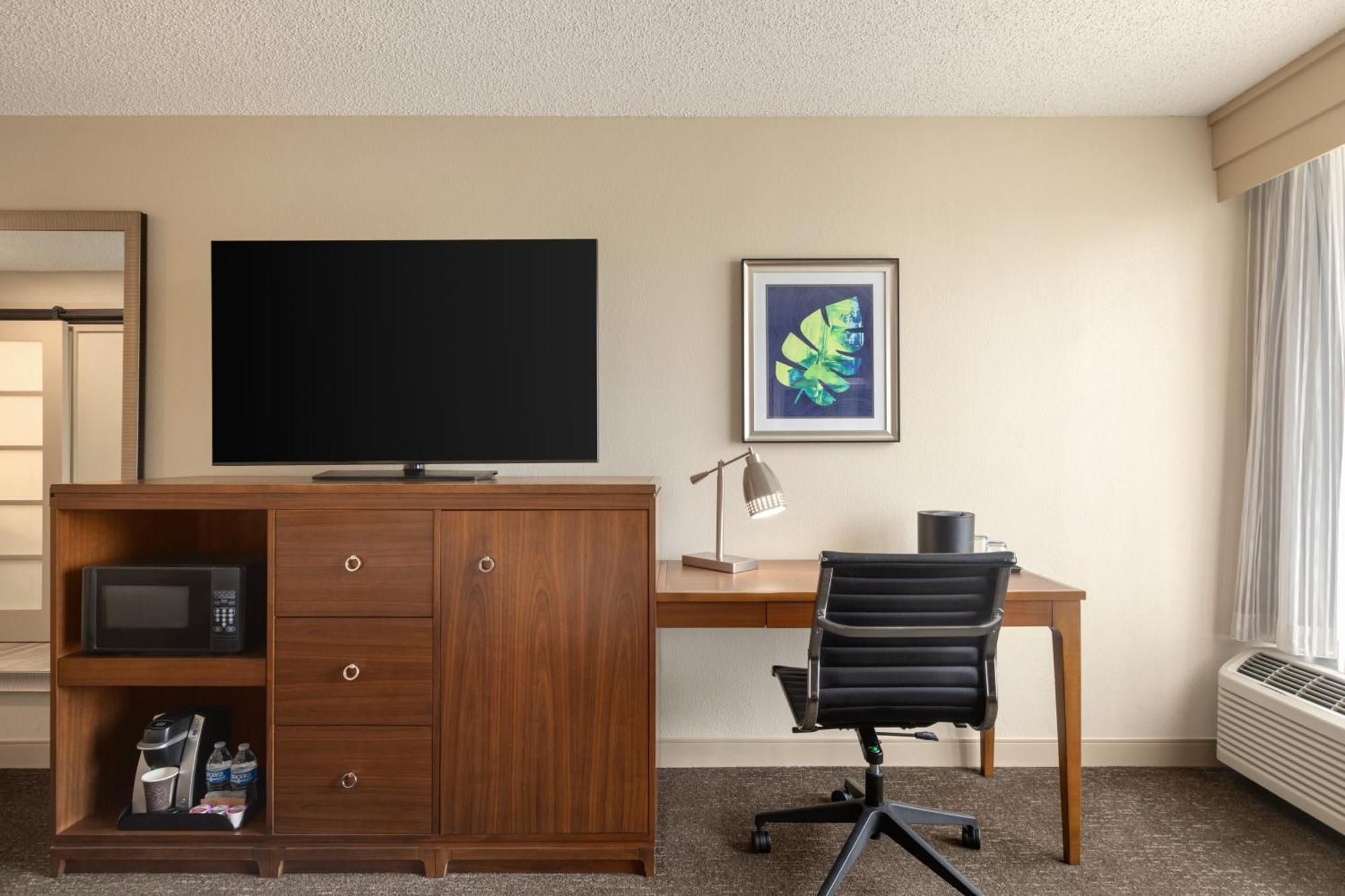 Doubletree By Hilton Fort Myers At Bell Tower Shops Extérieur photo